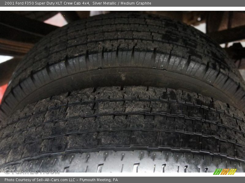Silver Metallic / Medium Graphite 2001 Ford F350 Super Duty XLT Crew Cab 4x4