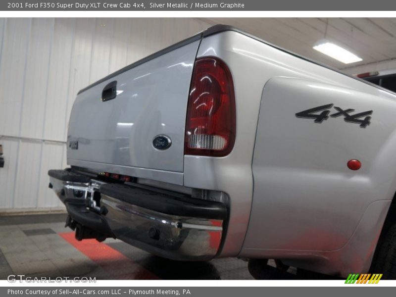 Silver Metallic / Medium Graphite 2001 Ford F350 Super Duty XLT Crew Cab 4x4