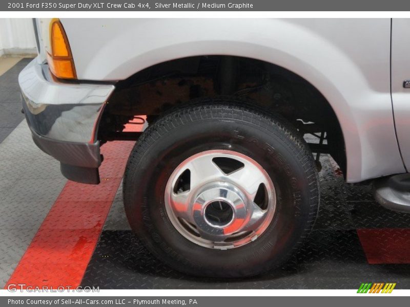 Silver Metallic / Medium Graphite 2001 Ford F350 Super Duty XLT Crew Cab 4x4