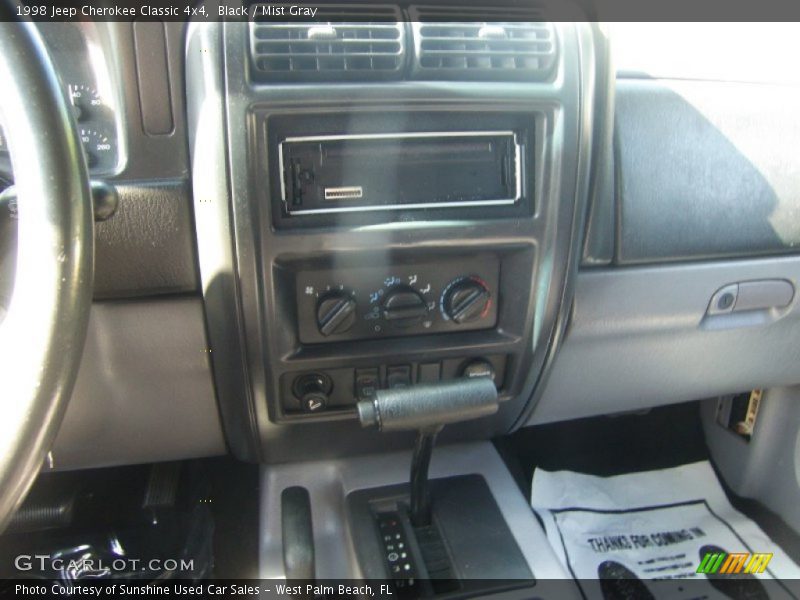 Black / Mist Gray 1998 Jeep Cherokee Classic 4x4