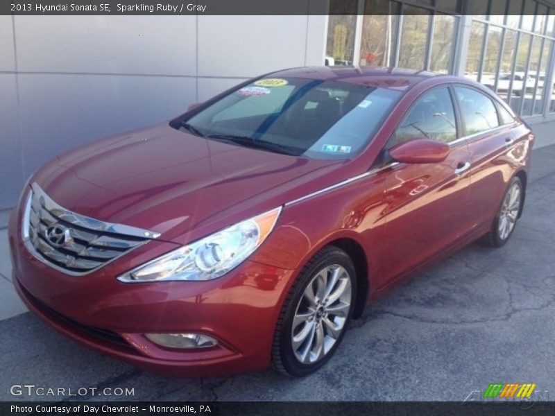 Sparkling Ruby / Gray 2013 Hyundai Sonata SE