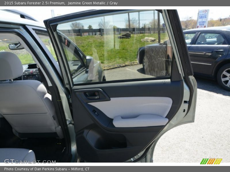 Jasmine Green Metallic / Gray 2015 Subaru Forester 2.5i Premium