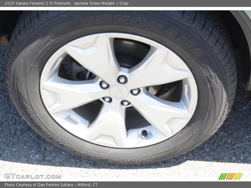 Jasmine Green Metallic / Gray 2015 Subaru Forester 2.5i Premium