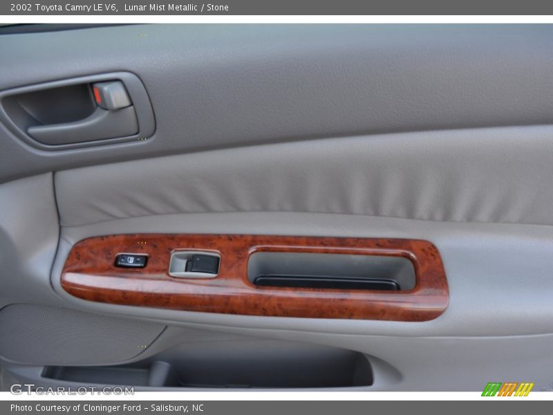 Lunar Mist Metallic / Stone 2002 Toyota Camry LE V6