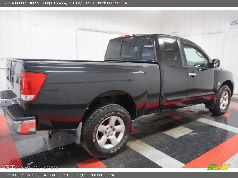 Galaxy Black / Graphite/Titanium 2004 Nissan Titan SE King Cab 4x4
