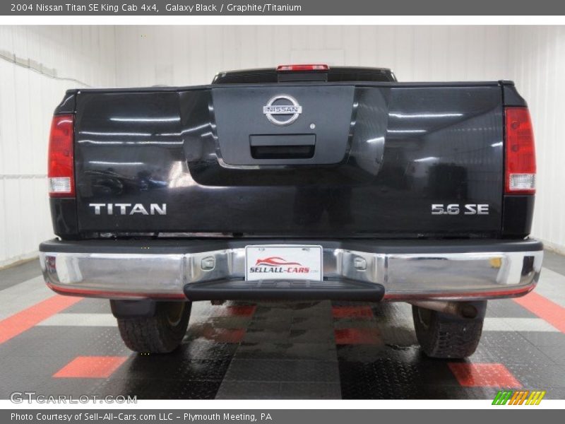 Galaxy Black / Graphite/Titanium 2004 Nissan Titan SE King Cab 4x4