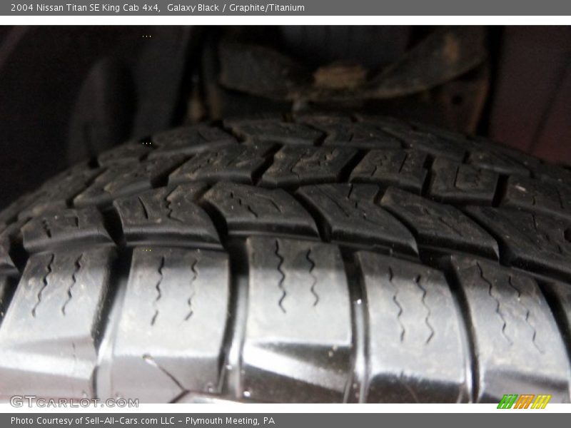 Galaxy Black / Graphite/Titanium 2004 Nissan Titan SE King Cab 4x4