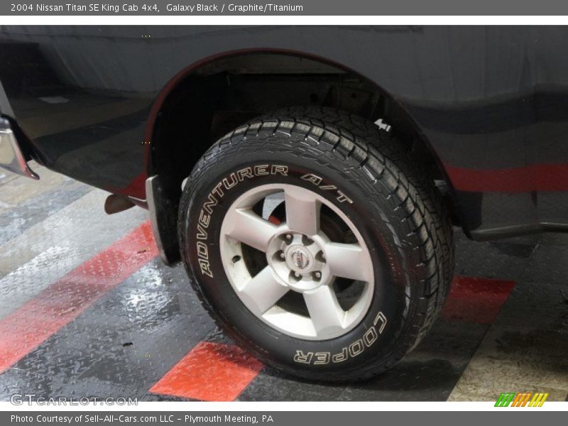 Galaxy Black / Graphite/Titanium 2004 Nissan Titan SE King Cab 4x4
