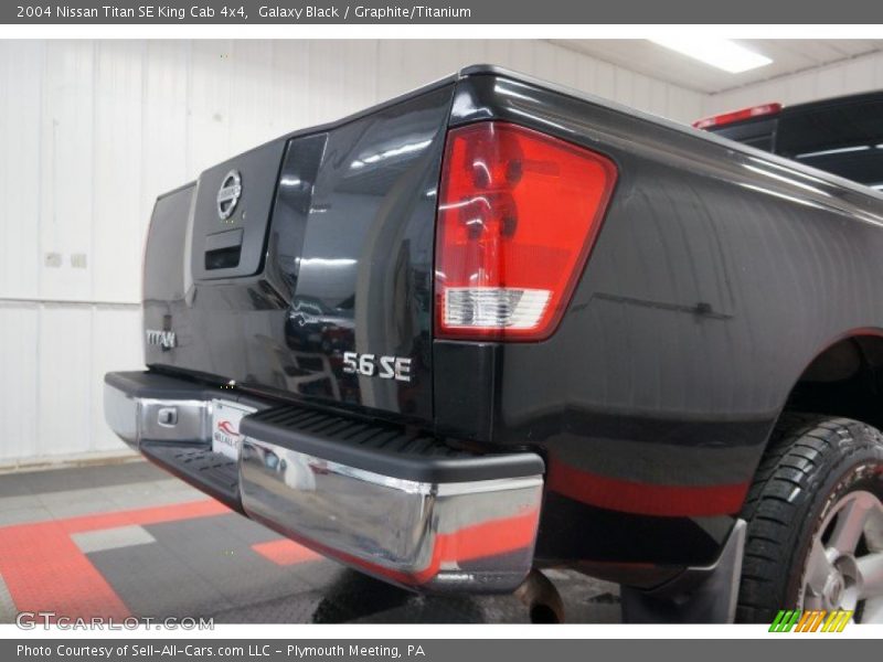Galaxy Black / Graphite/Titanium 2004 Nissan Titan SE King Cab 4x4