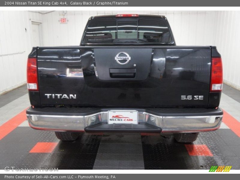 Galaxy Black / Graphite/Titanium 2004 Nissan Titan SE King Cab 4x4