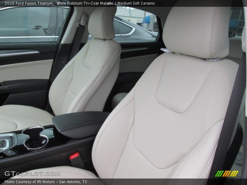 White Platinum Tri-Coat Metallic / Medium Soft Ceramic 2016 Ford Fusion Titanium