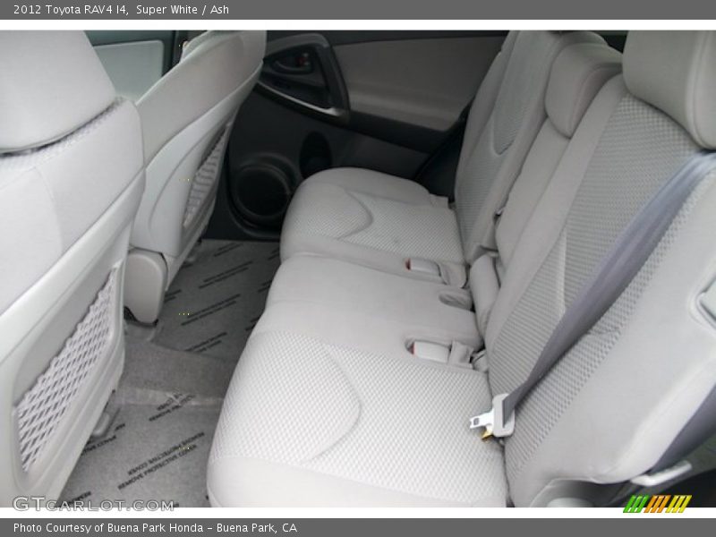 Super White / Ash 2012 Toyota RAV4 I4