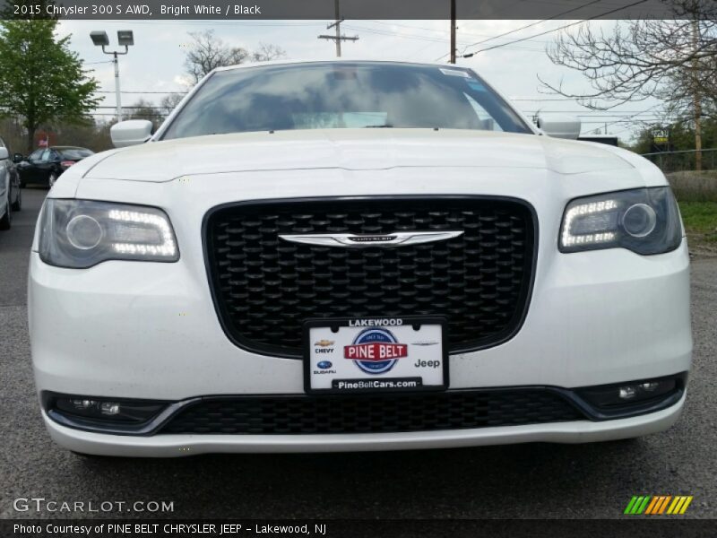 Bright White / Black 2015 Chrysler 300 S AWD