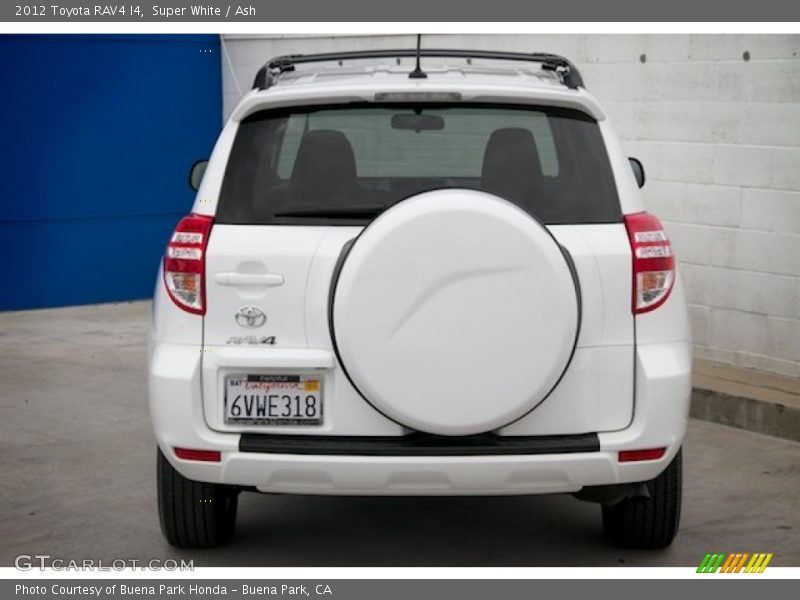 Super White / Ash 2012 Toyota RAV4 I4