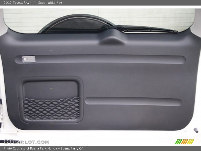 Super White / Ash 2012 Toyota RAV4 I4