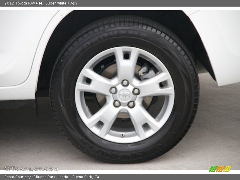 Super White / Ash 2012 Toyota RAV4 I4