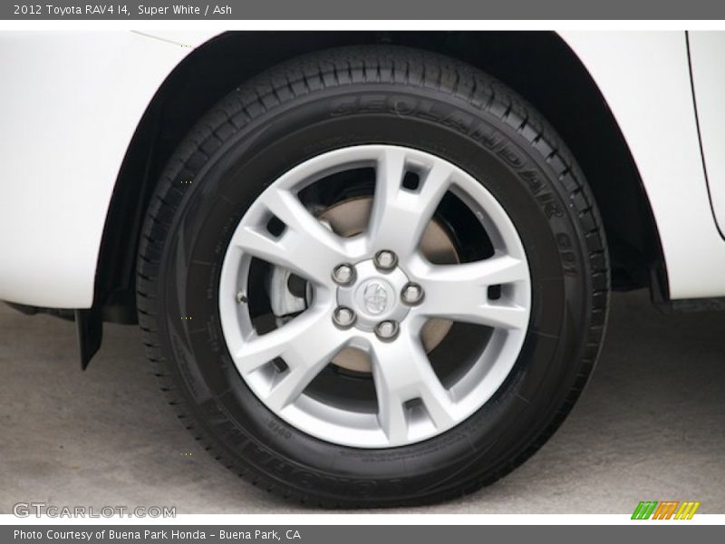 Super White / Ash 2012 Toyota RAV4 I4