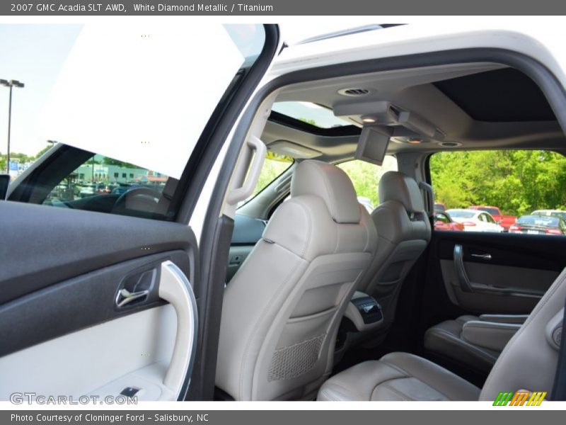 White Diamond Metallic / Titanium 2007 GMC Acadia SLT AWD