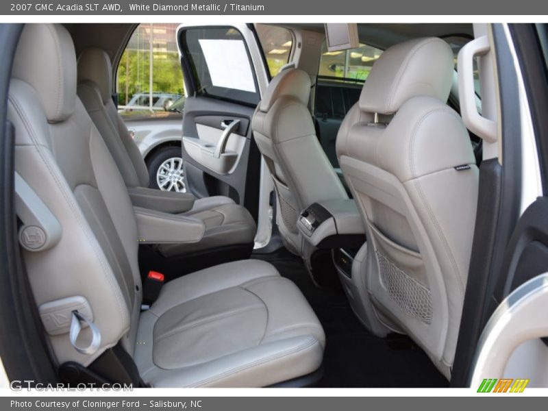 White Diamond Metallic / Titanium 2007 GMC Acadia SLT AWD