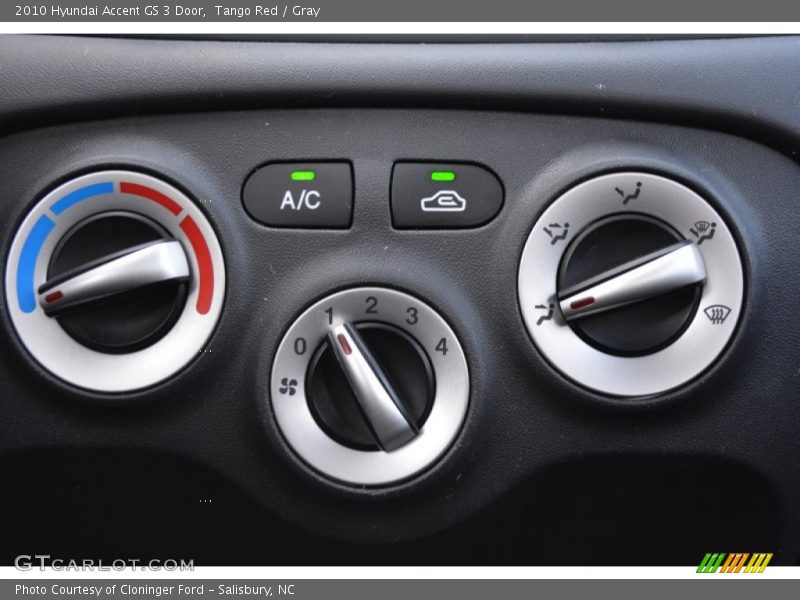Tango Red / Gray 2010 Hyundai Accent GS 3 Door