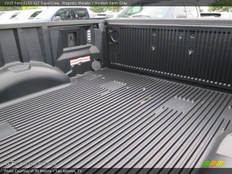 Magnetic Metallic / Medium Earth Gray 2015 Ford F150 XLT SuperCrew