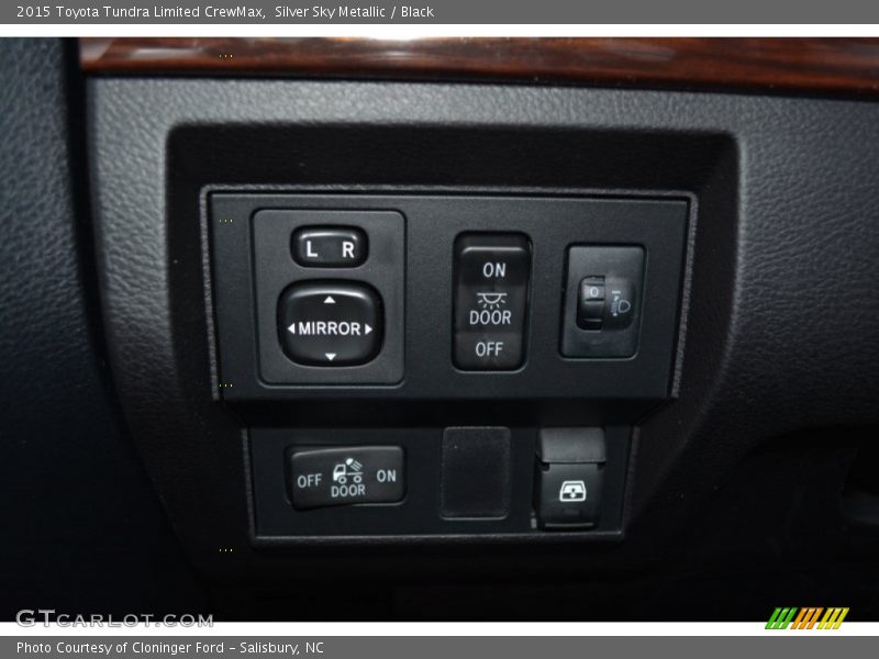 Silver Sky Metallic / Black 2015 Toyota Tundra Limited CrewMax