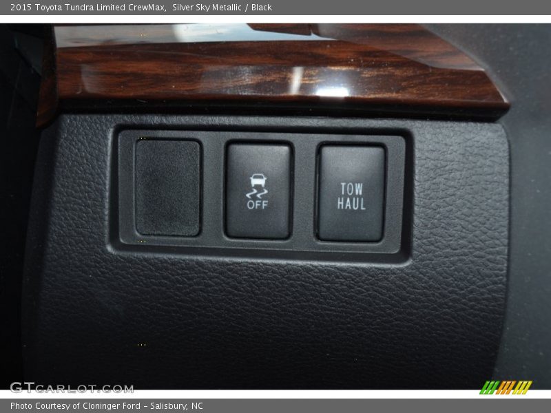 Silver Sky Metallic / Black 2015 Toyota Tundra Limited CrewMax