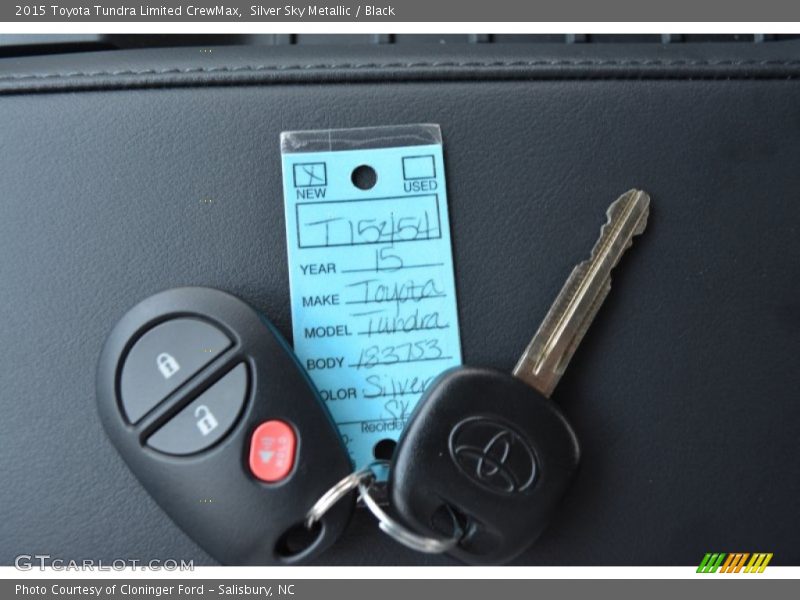 Silver Sky Metallic / Black 2015 Toyota Tundra Limited CrewMax