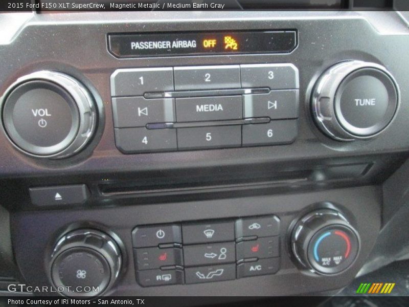 Magnetic Metallic / Medium Earth Gray 2015 Ford F150 XLT SuperCrew