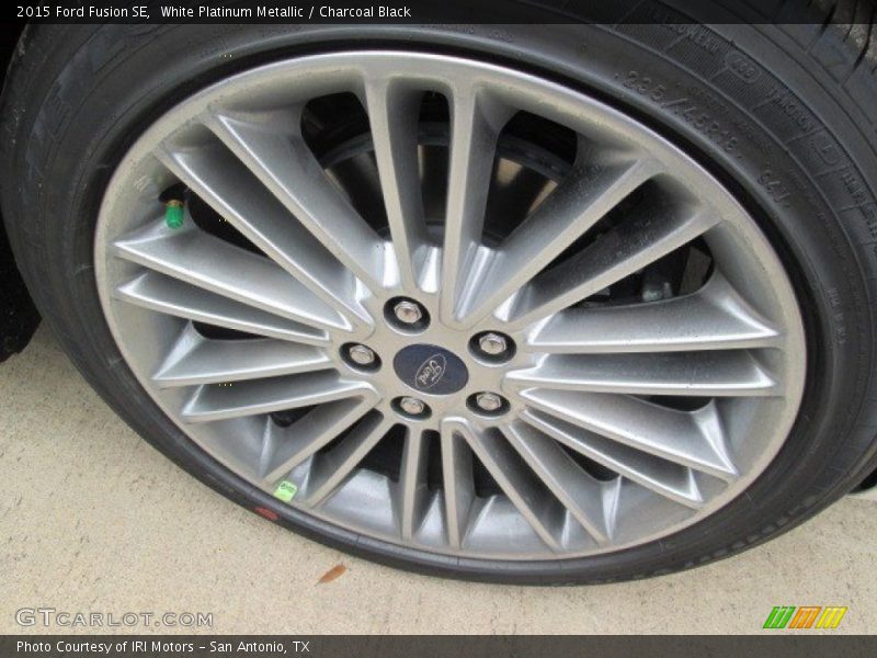 White Platinum Metallic / Charcoal Black 2015 Ford Fusion SE