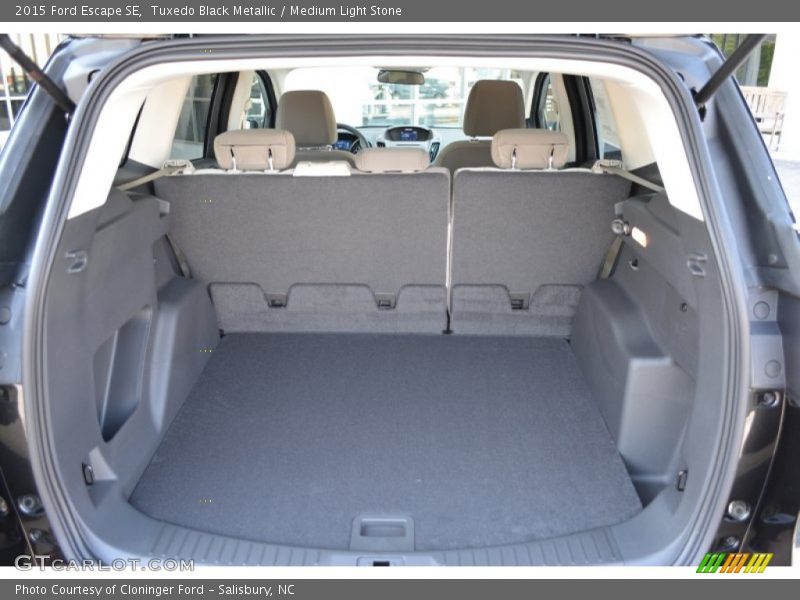 Tuxedo Black Metallic / Medium Light Stone 2015 Ford Escape SE
