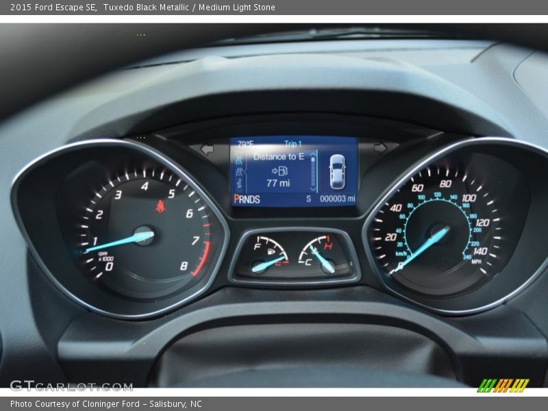 Tuxedo Black Metallic / Medium Light Stone 2015 Ford Escape SE