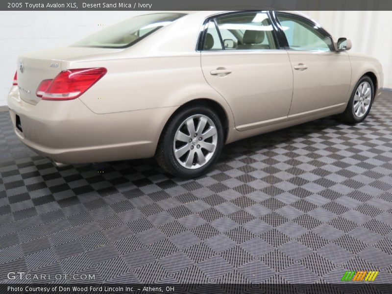 Desert Sand Mica / Ivory 2005 Toyota Avalon XLS