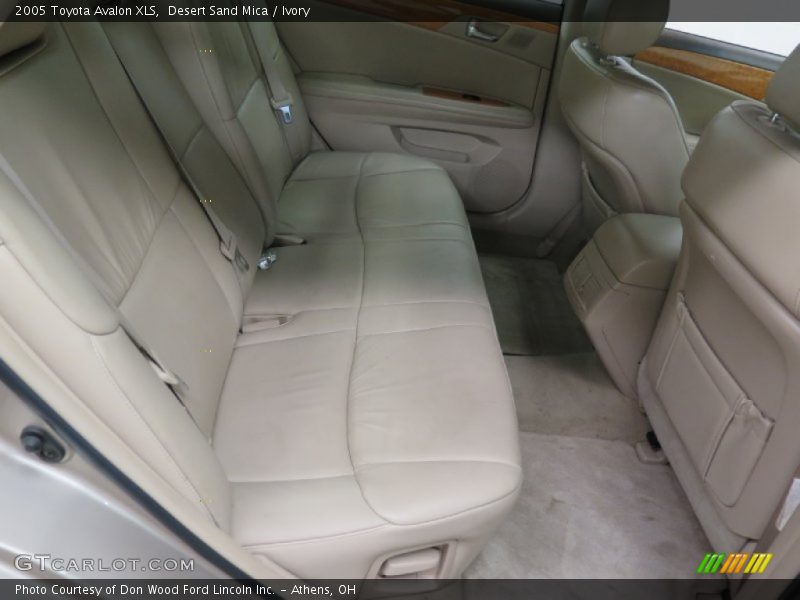 Desert Sand Mica / Ivory 2005 Toyota Avalon XLS