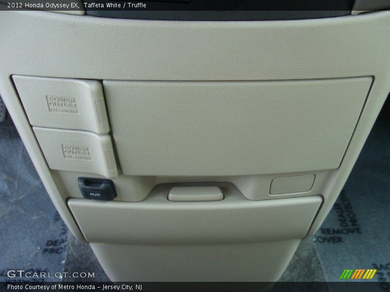 Taffeta White / Truffle 2012 Honda Odyssey EX