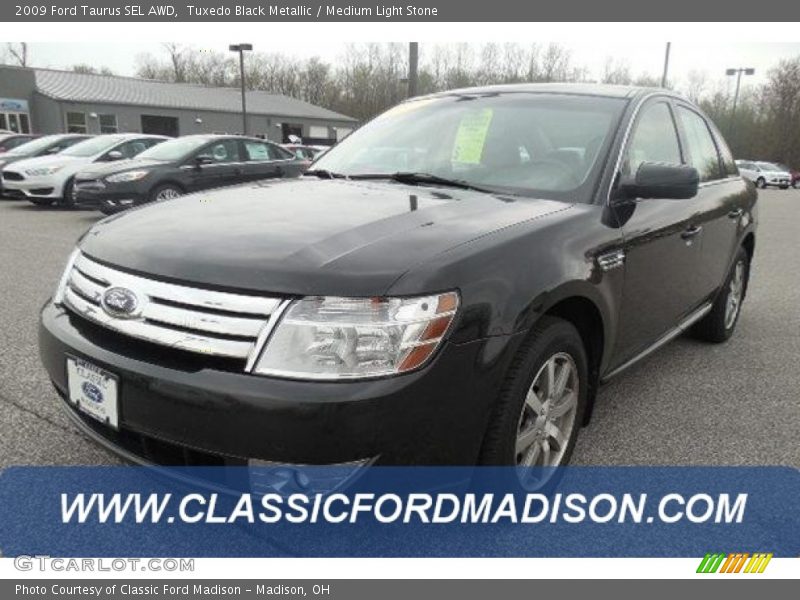 Tuxedo Black Metallic / Medium Light Stone 2009 Ford Taurus SEL AWD
