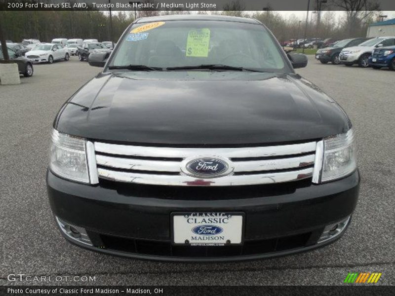 Tuxedo Black Metallic / Medium Light Stone 2009 Ford Taurus SEL AWD