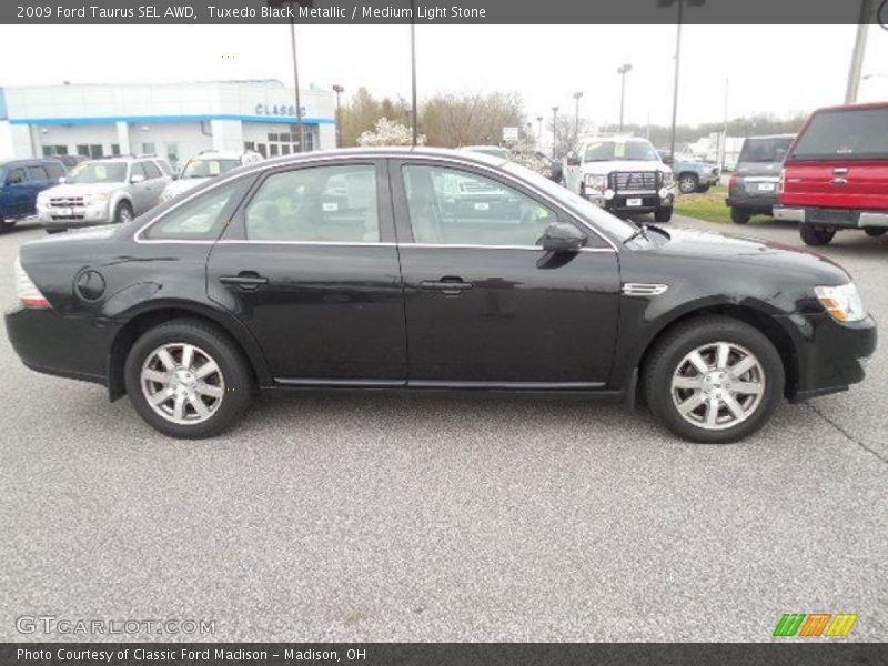 Tuxedo Black Metallic / Medium Light Stone 2009 Ford Taurus SEL AWD