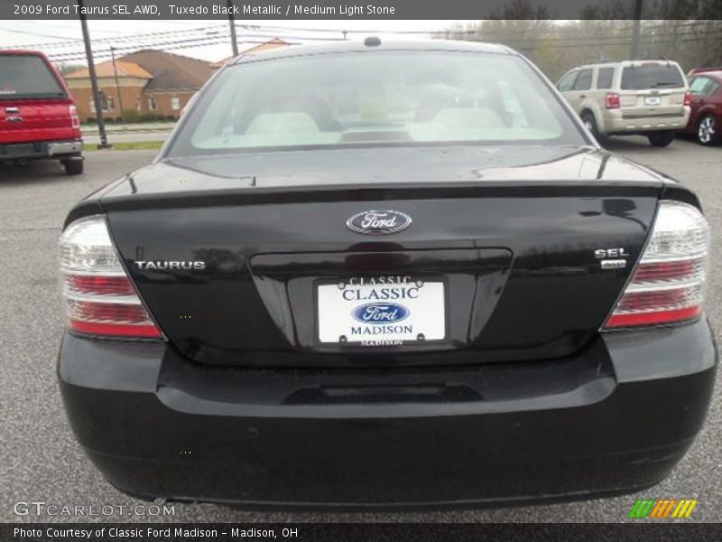 Tuxedo Black Metallic / Medium Light Stone 2009 Ford Taurus SEL AWD