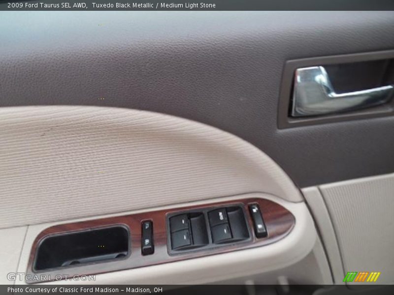 Tuxedo Black Metallic / Medium Light Stone 2009 Ford Taurus SEL AWD