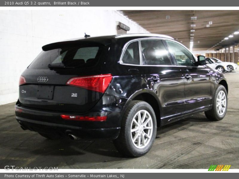 Brilliant Black / Black 2010 Audi Q5 3.2 quattro