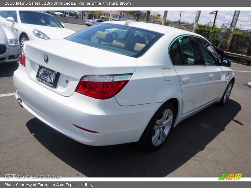 Alpine White / Natural Brown 2010 BMW 5 Series 528i xDrive Sedan