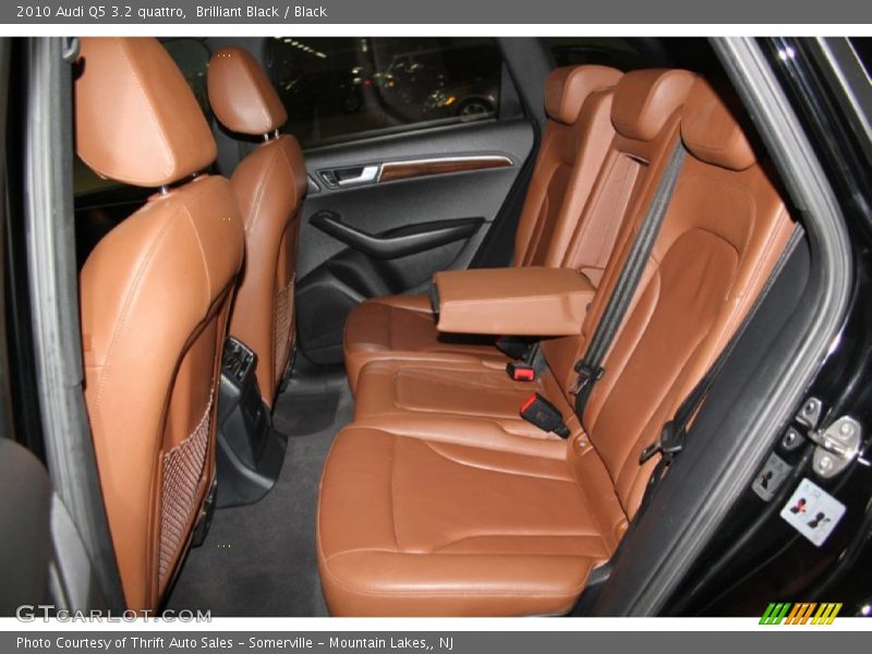 Brilliant Black / Black 2010 Audi Q5 3.2 quattro