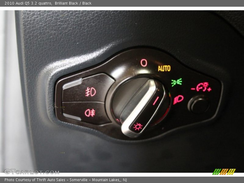 Brilliant Black / Black 2010 Audi Q5 3.2 quattro