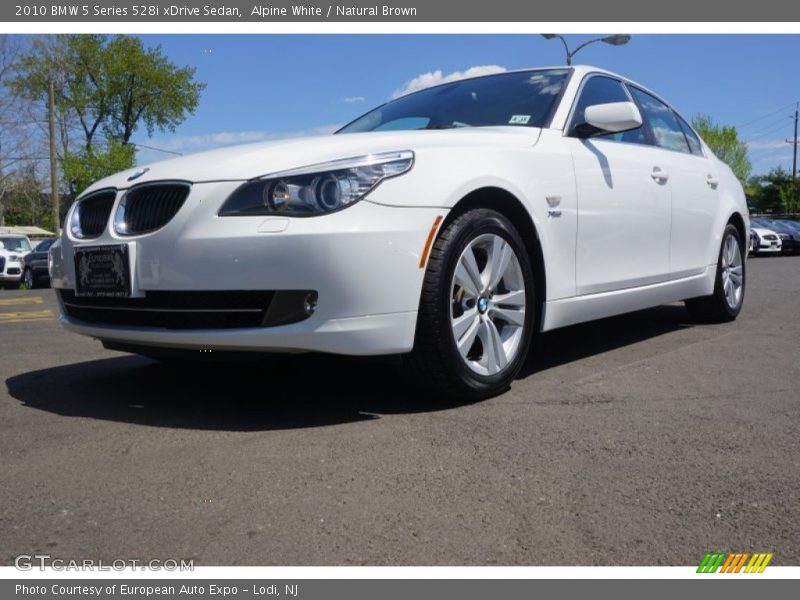 Alpine White / Natural Brown 2010 BMW 5 Series 528i xDrive Sedan