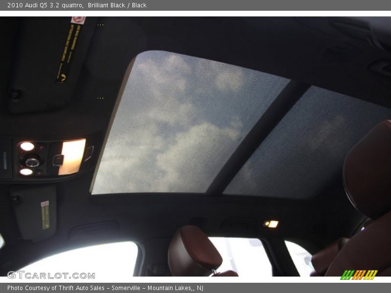 Brilliant Black / Black 2010 Audi Q5 3.2 quattro
