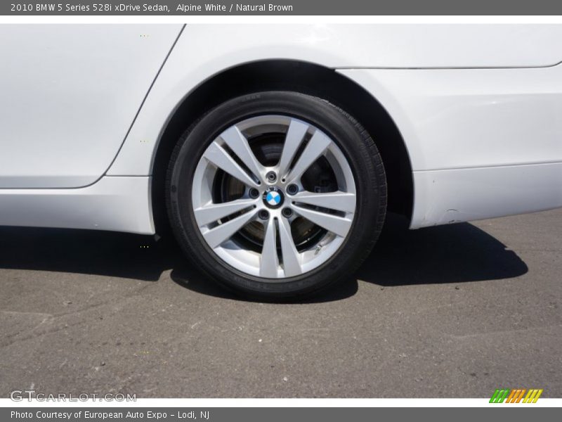 Alpine White / Natural Brown 2010 BMW 5 Series 528i xDrive Sedan