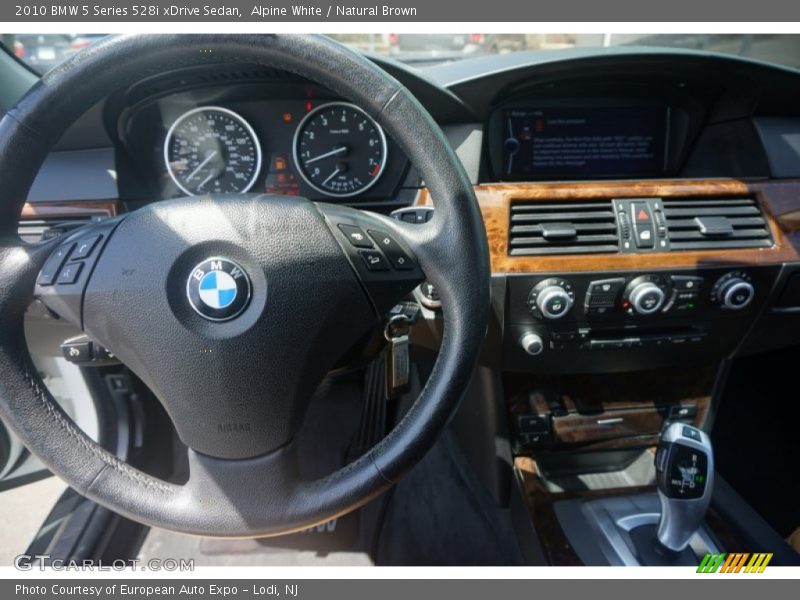 Alpine White / Natural Brown 2010 BMW 5 Series 528i xDrive Sedan