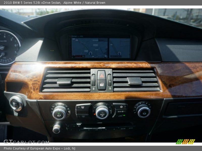 Alpine White / Natural Brown 2010 BMW 5 Series 528i xDrive Sedan