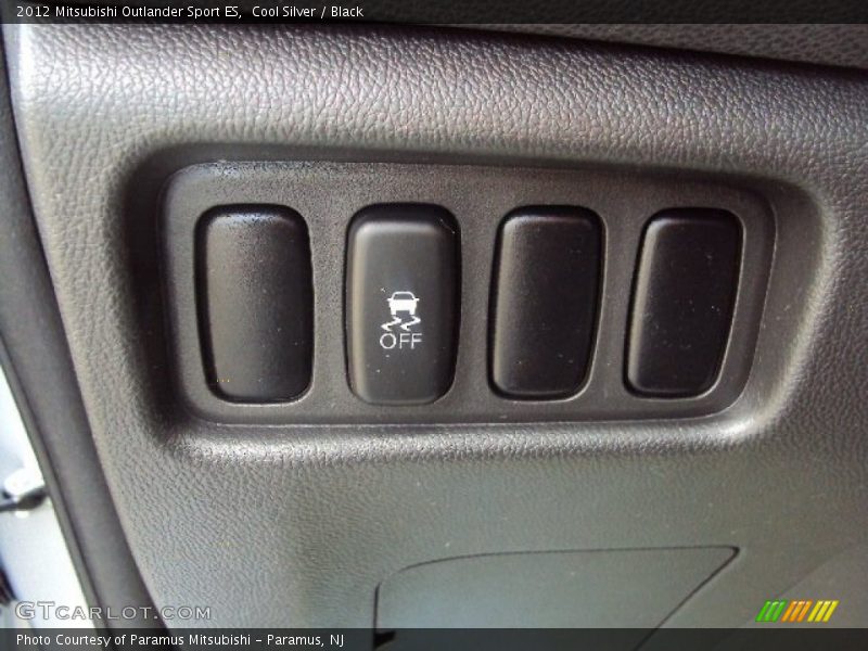Cool Silver / Black 2012 Mitsubishi Outlander Sport ES